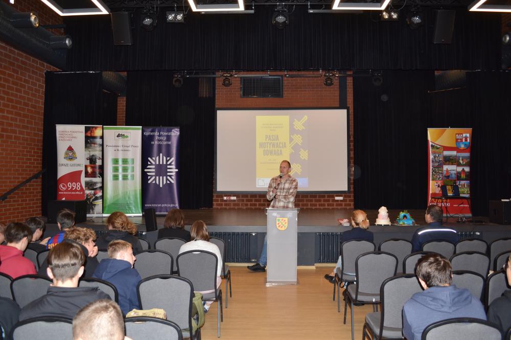Zdjęcie galerii artykułu:  - i) Spotkanie uczniów klas VIII w ramach Ogólnopolskiego Tygodnia Kariery